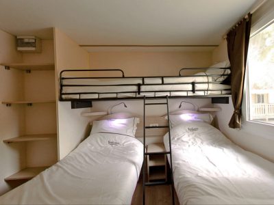 mobile-home-sunlodge-redwood-interior-bedroom-i-17