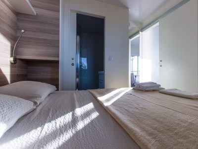 campsite-klenovica-mobile-home-family-zone-premium-interior-bedroom-suite