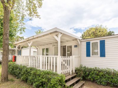 marina-family-resort-lodge-superior-dog-exterior-mobile-home-view