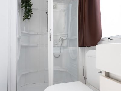 spina-family-collection-lodge-deluxe-family-interior-bathroom-showe-view