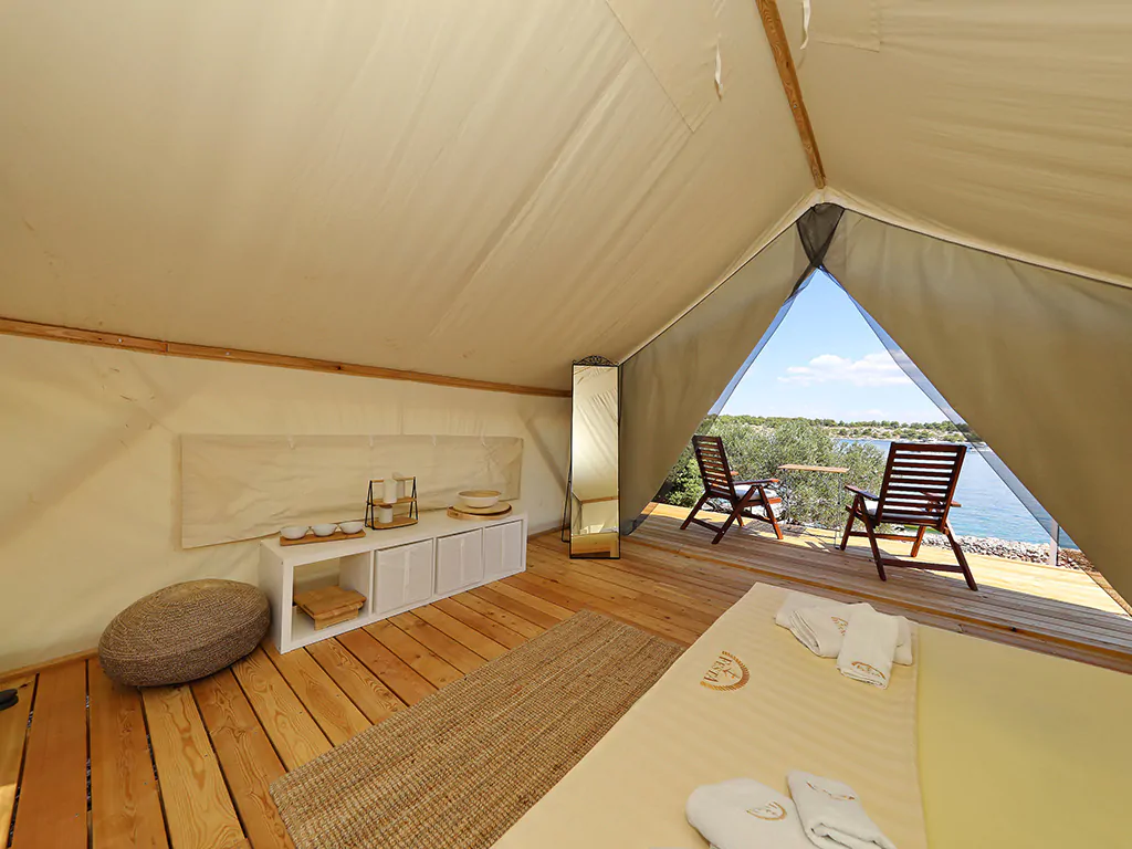 glamping-festa-superior-tent-for-3-persons-bedroom
