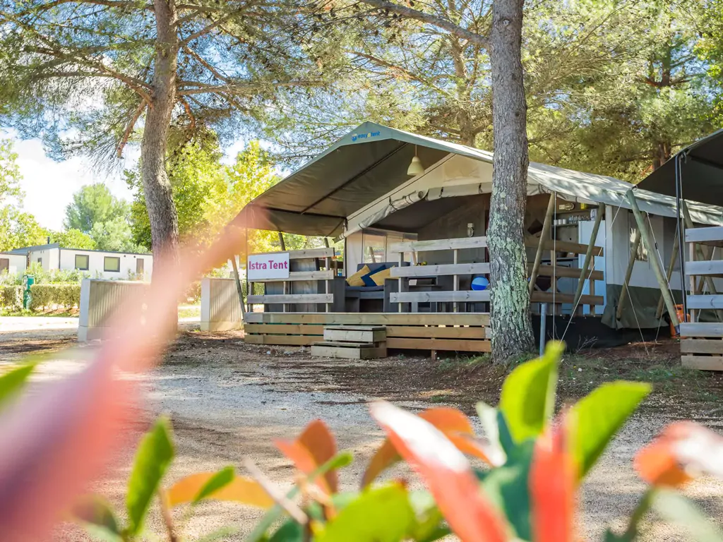 istra-sunny-tent-front-view-mobile-home