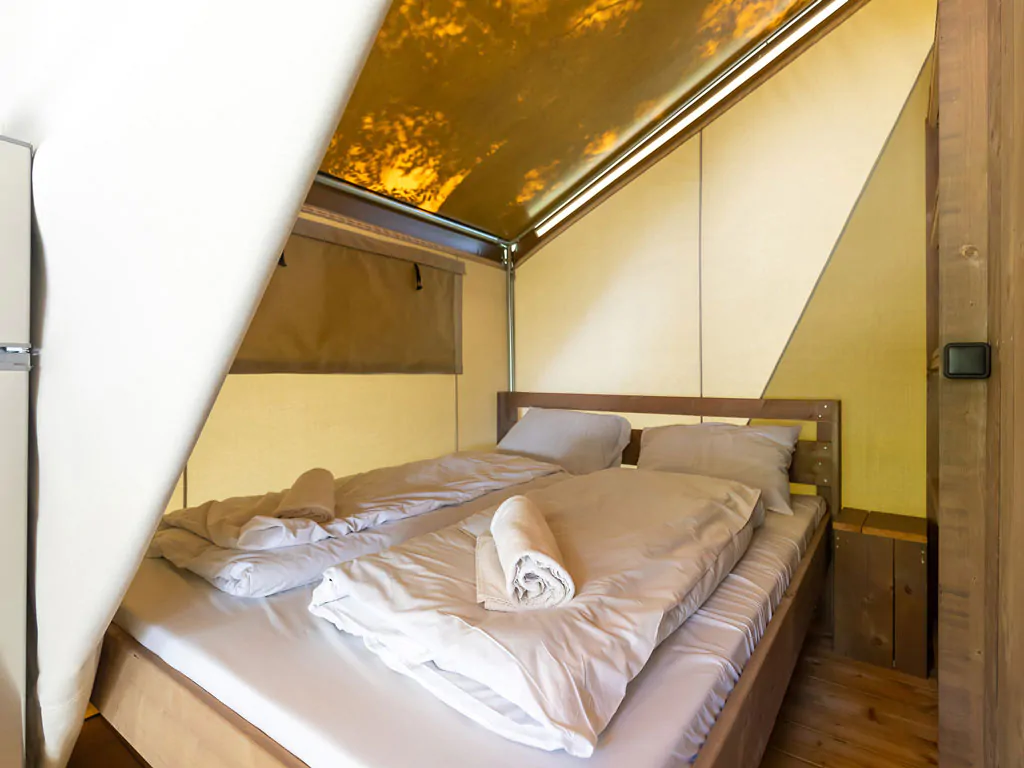 valamar-camping-lanterna-glamping-tent-five-persons-interior-bedroom-doublebed-2