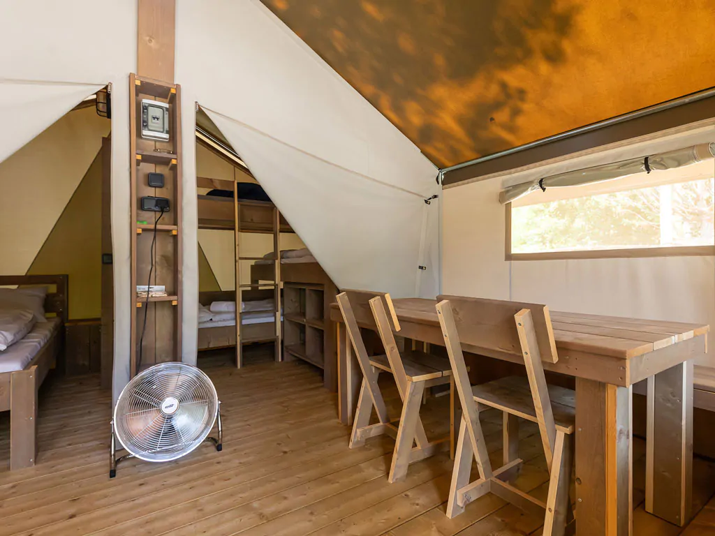 valamar-camping-lanterna-glamping-tent-five-persons-interior-livingroom