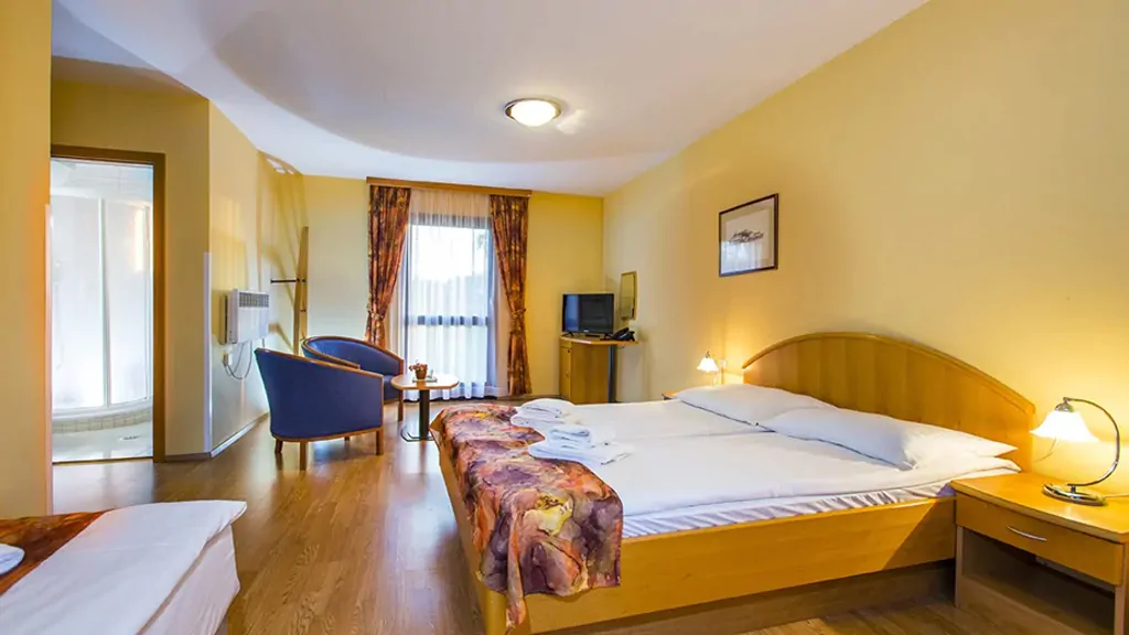 campsite-terme-ptuj-bungalow-4-interior-living-room