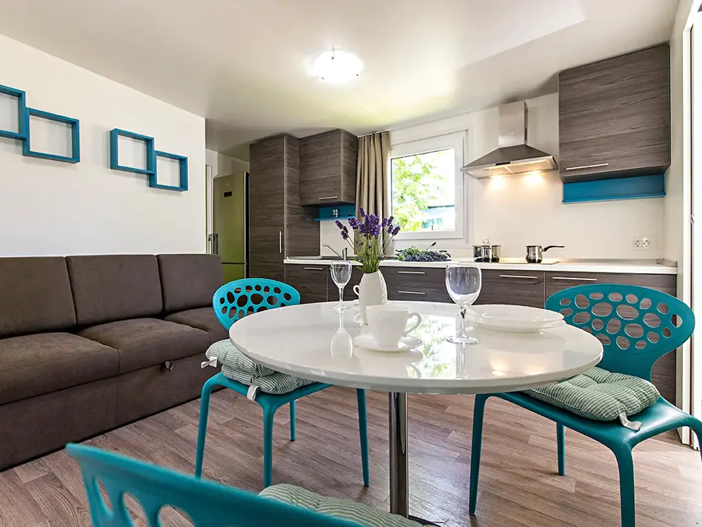 campsite-terme-ptuj-interior-mobile-home-living-room-2