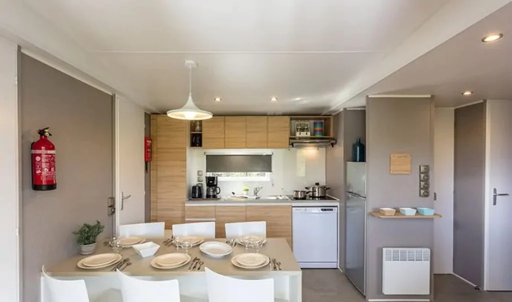 lanterna-premium-camping-resort-premium-c-interior-living-room