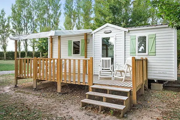 camping-lanterna-comfort-2-bathrooms-for-4-persons-exterior1
