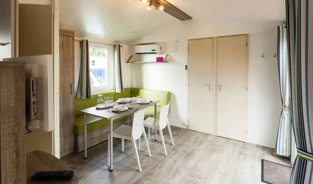 campsite-park-umag-mobile-home-comfort-for-6-persons-interior-living-room