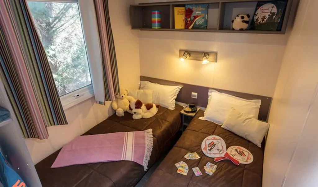 lanterna-premium-camping-resort-comfort-a-4-2-interior-kitchen-7