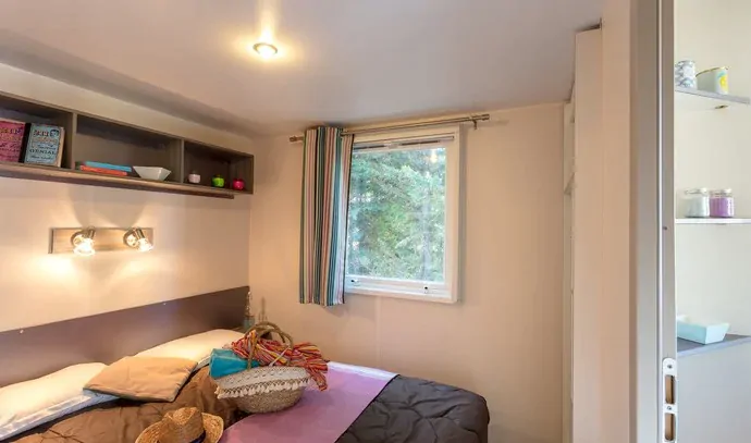 lanterna-premium-camping-resort-comfort-a-4-2-interior-single-beds-4