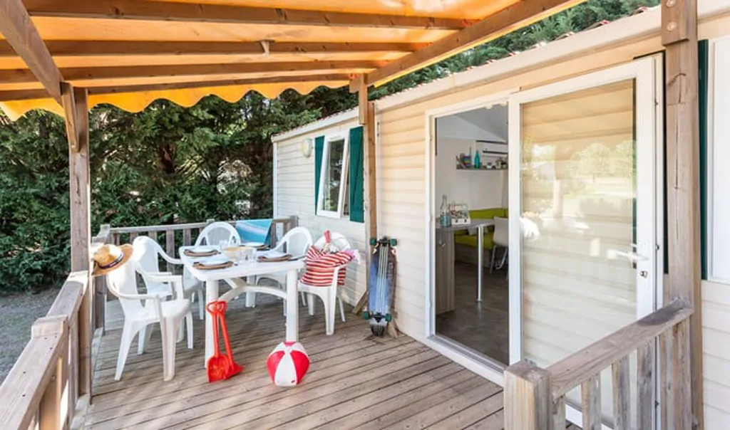 lanterna-premium-camping-resort-comfort-d-4-2-exterior-terrace-2-2