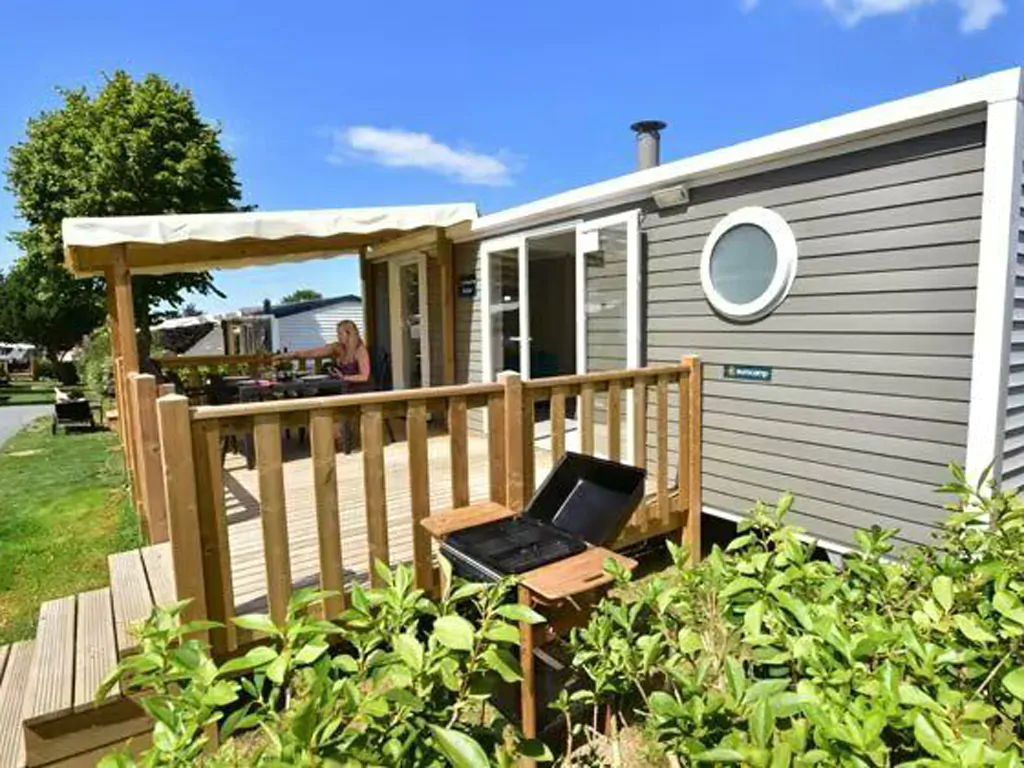 lanterna-premium-camping-resort-premium-exterior-front-view-2
