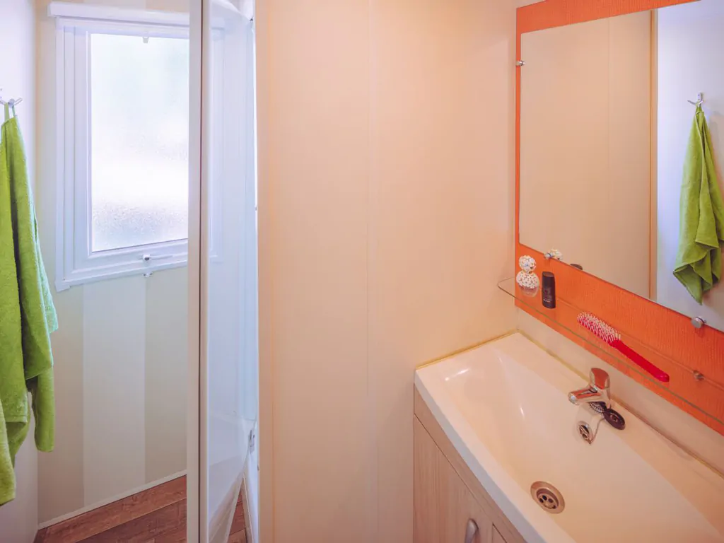 lanterna-premium-camping-resort-premium-interior-bathroom-2