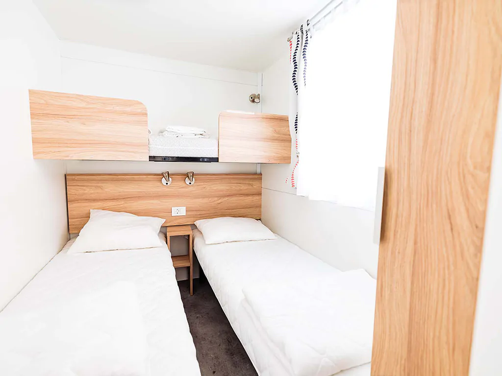 mobile-home-premium-a-interior-bedroom-single-beds-2