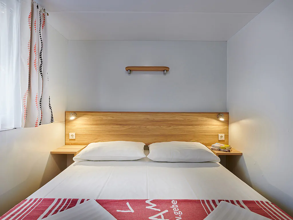 mobile-home-premium-i-interior-bedroom-2