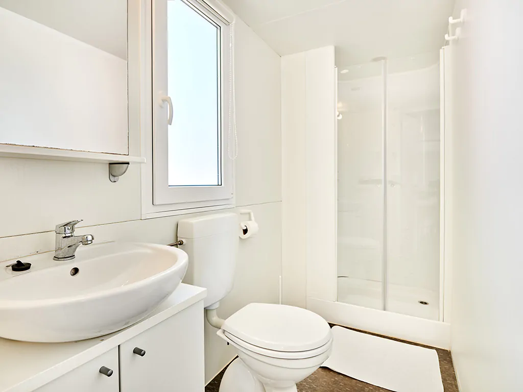 mobile-home-classic-a-interior-bathroom-3