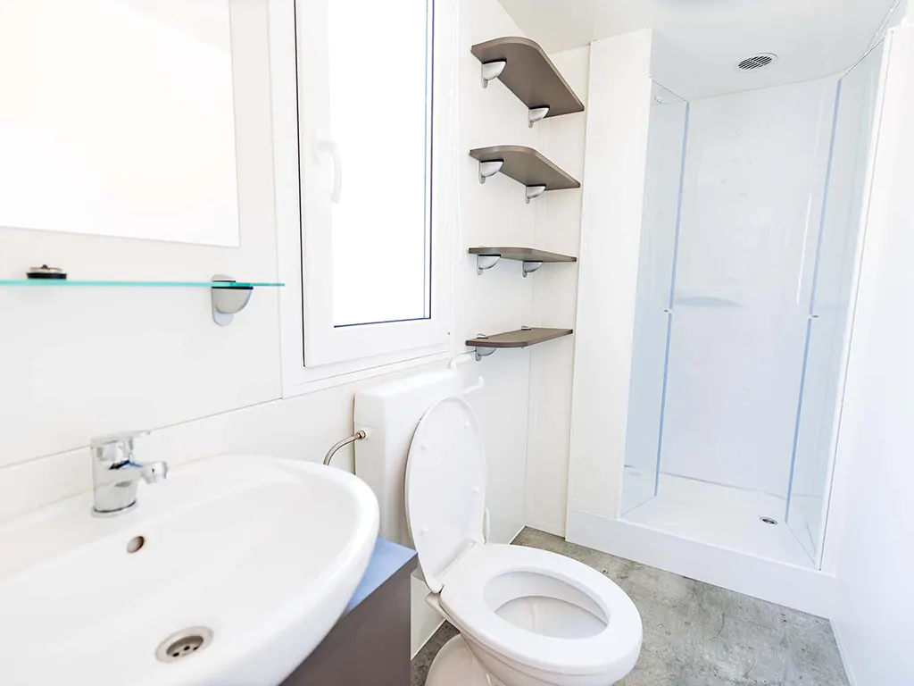mobile-home-premium-a-interior-bathroom-5