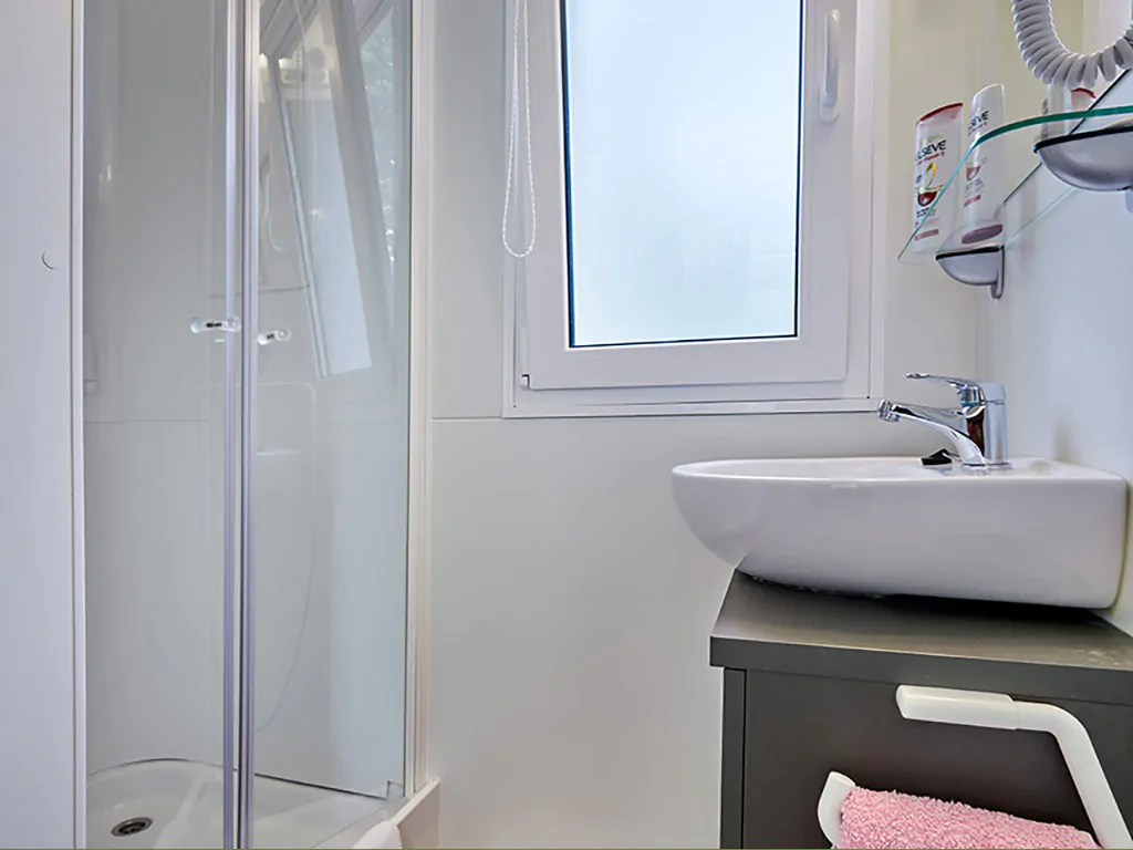 mobile-home-premium-interior-bathroom-6