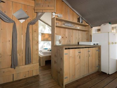 camping-bijela-uvala-luxury-safari-tent-kitchen