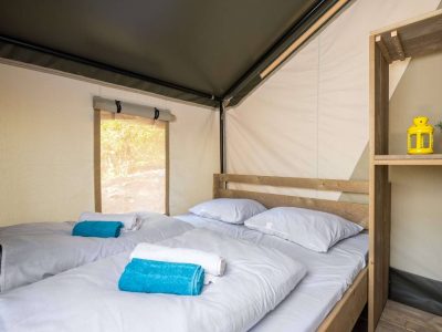 camping-krk-safari-tent-comfort-aircro-bedroom-double-bed