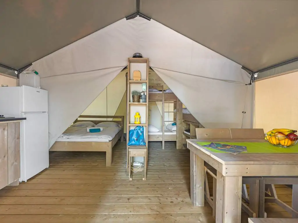 camping-lanterna-glamping-tent-safari-tent-comfort-airco-interior-living-room-kitchen