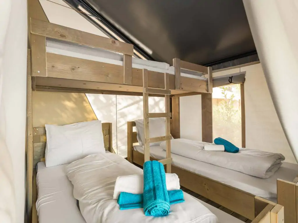 camping-stella-maris-safari-tent-comfort-aircro-bedroom-bunk-bed