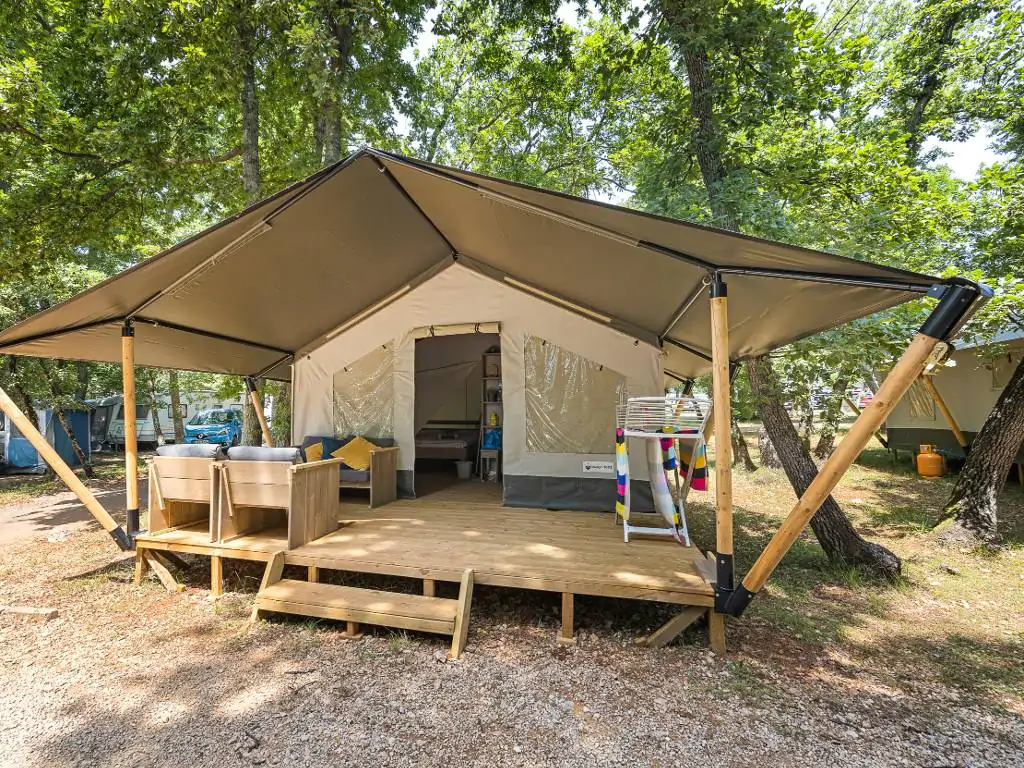 campsite-bijela-uvala-safari-tent-exterior