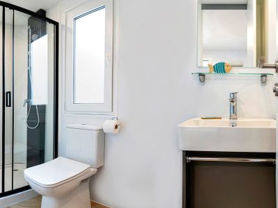 campsite-galeb-mobile-home-adria-superior-c-bathroom-2