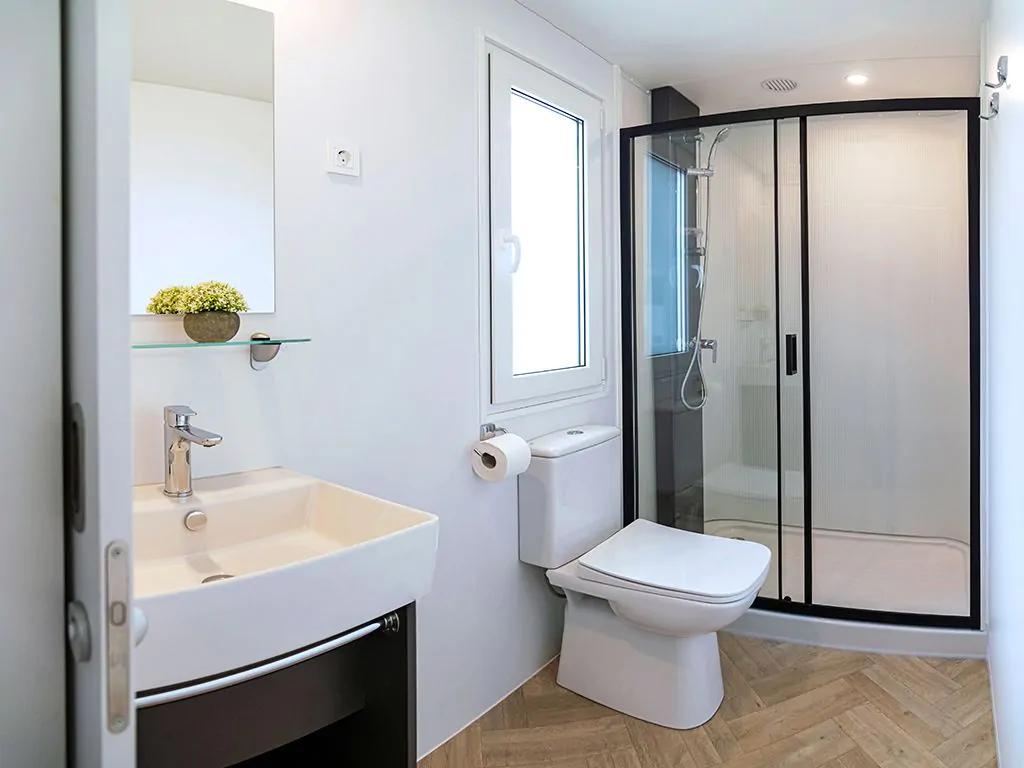 campsite-galeb-mobile-home-bathroom-3