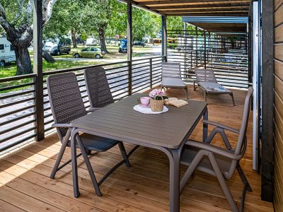 campsite-galeb-mobile-home-terrace-sunbeds-3