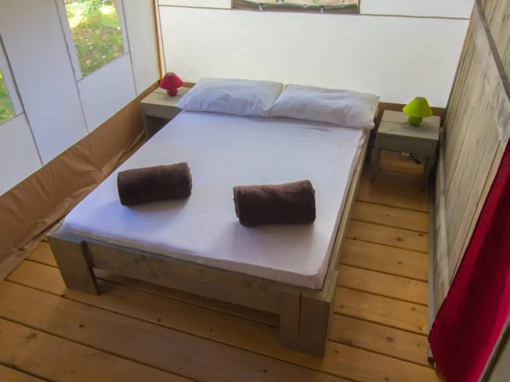 campsite-valkanela-safari-tent-s-interior-double-beds-2