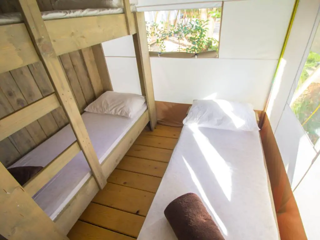 campsite-valkanela-safari-tent-s-interior-single-beds