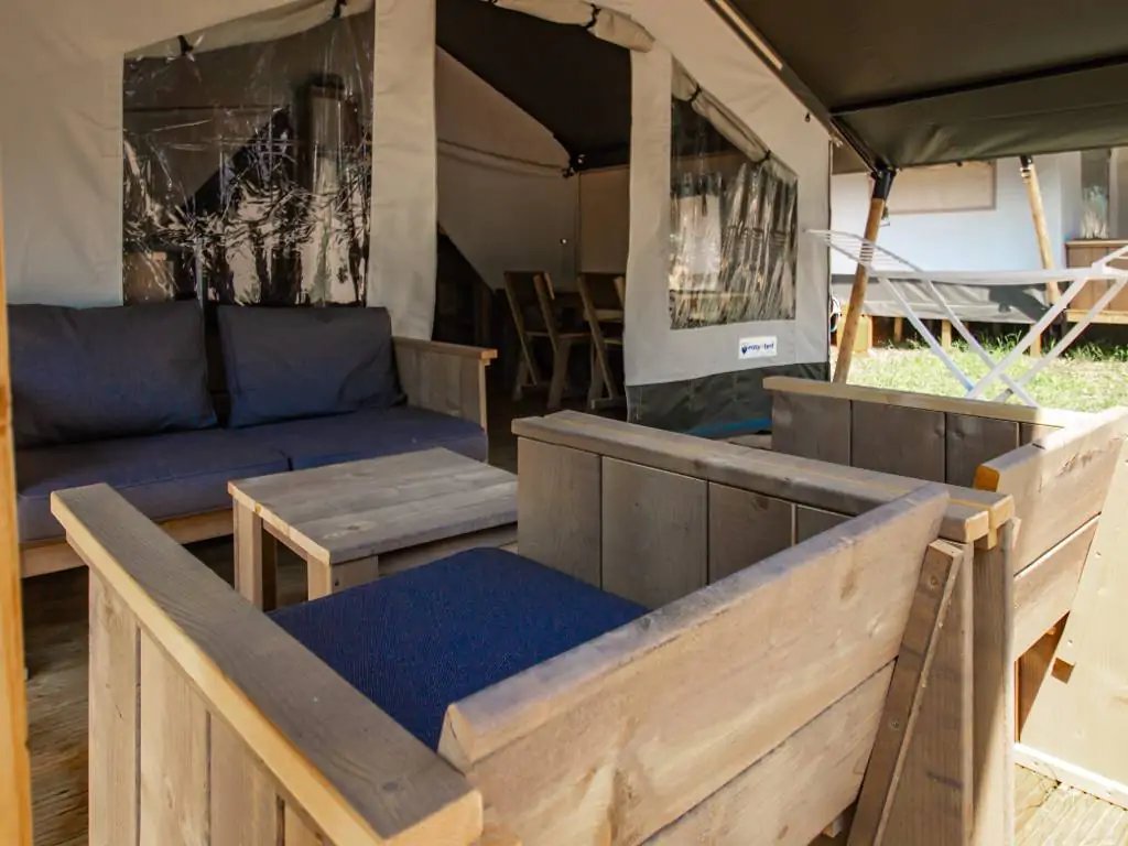 lanterna-safaritent-comfort-interior-terrace