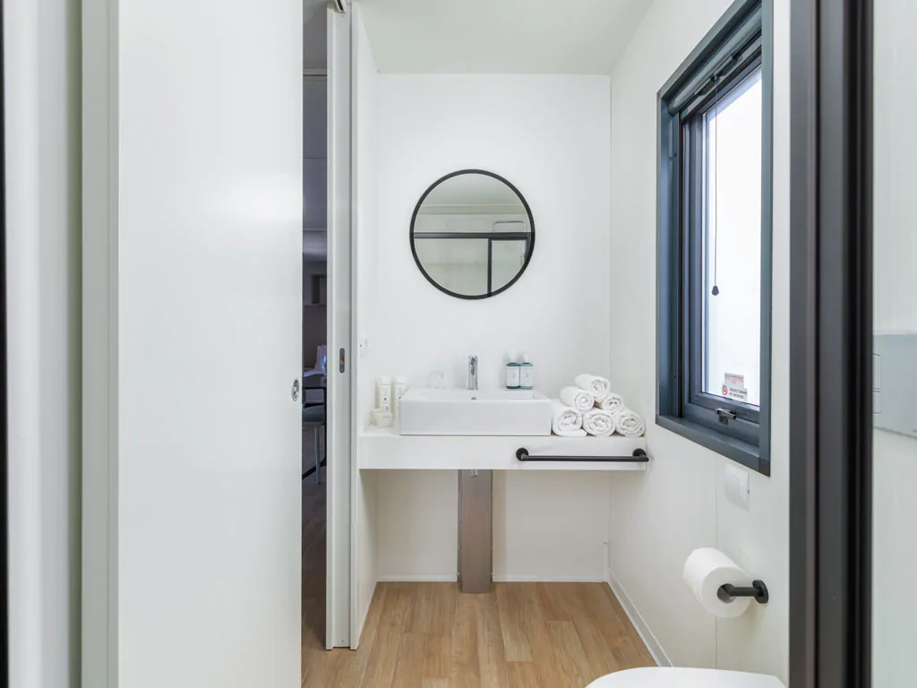 camping-arena-stupice-mobile-home-camping-home-sea-view-interior-bathroom-2