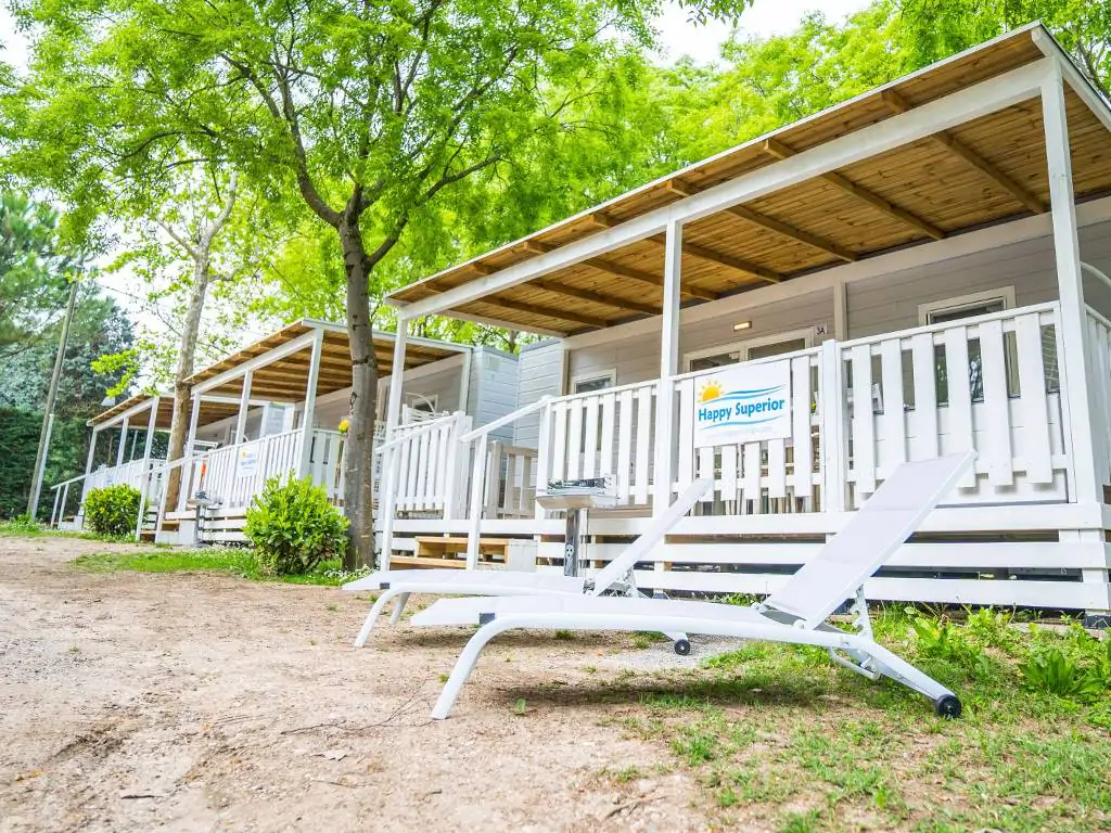happy-superior-exterior-sunlodges