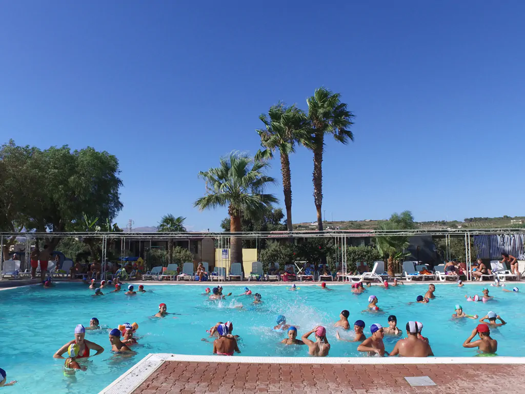 kamemi-camping-village-pool-view