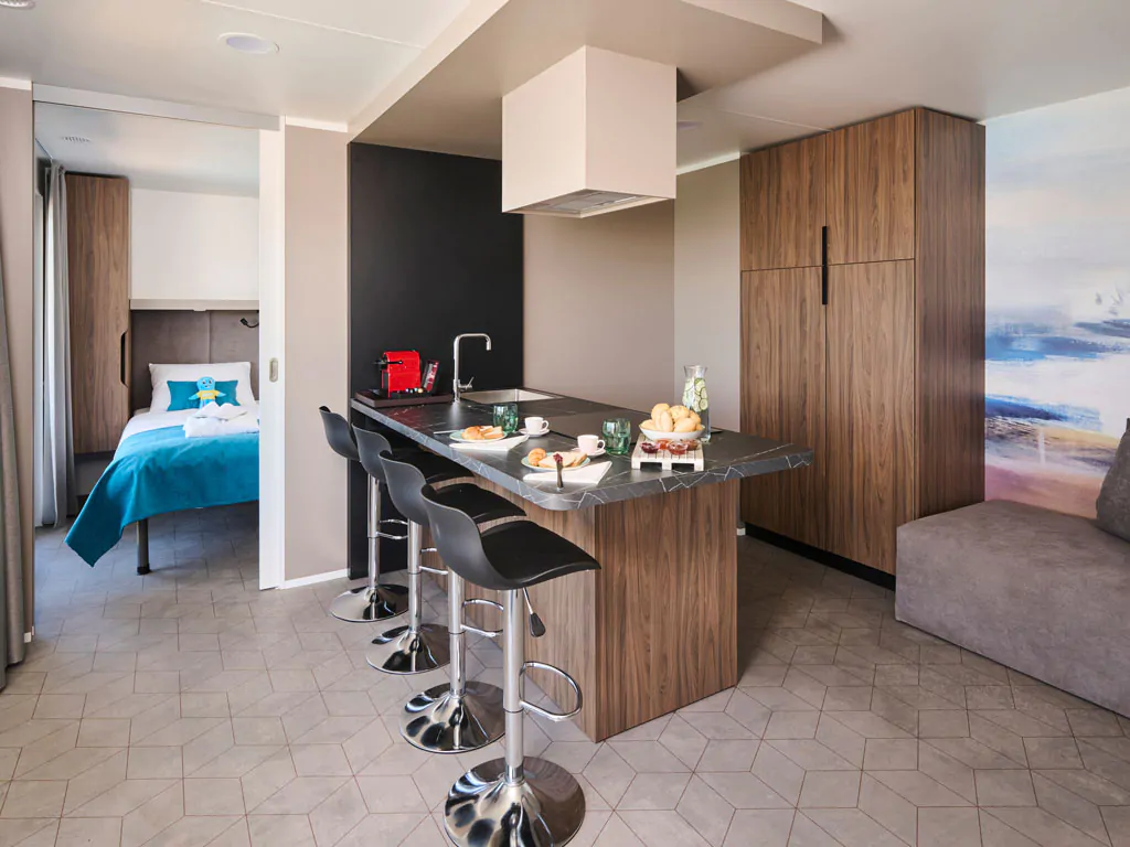 aminess-planet-camping-sirena-mobile-home-luxury-holiday-home-interior-kitchen-view
