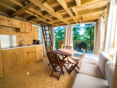 orlando-in-chianti-glamping-resort-glamping-tent-airlodge-20-interior-kitchen-living-room