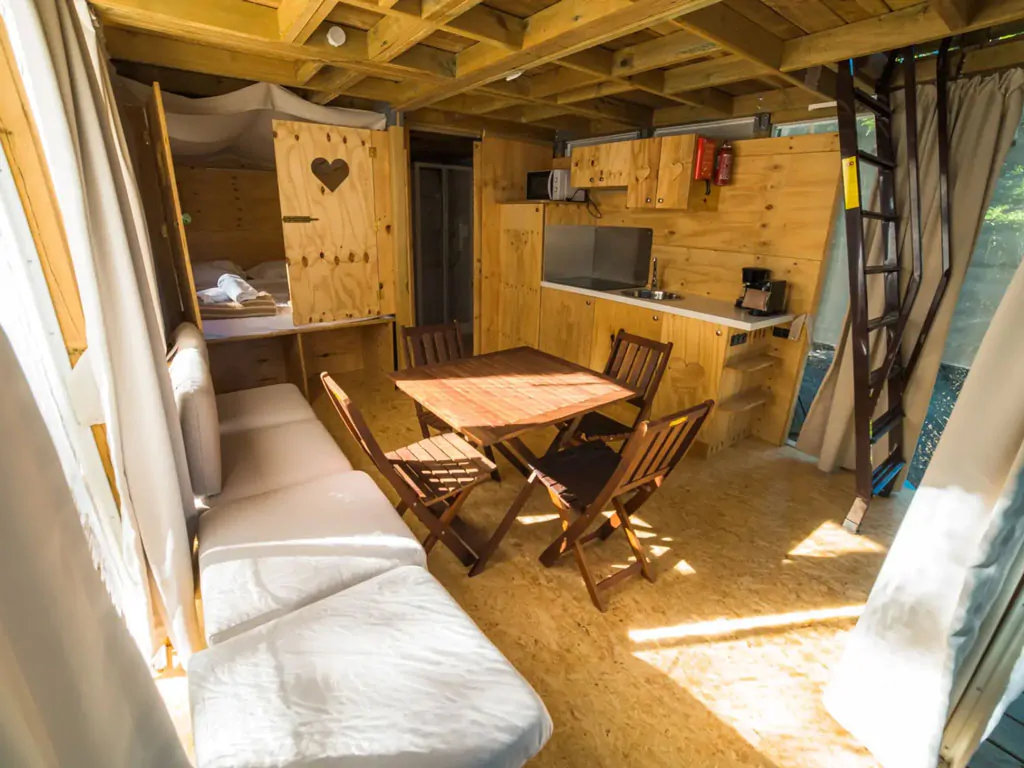 orlando-in-chianti-glamping-resort-glamping-tent-airlodge-20-interior-kitchen