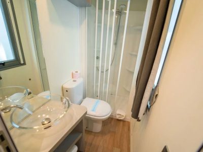 orlando-in-chianti-glamping-resort-mobile-home-cottage-next-interior-bathroom
