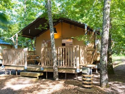 small-orlando-safari-tent-view-from-the-front