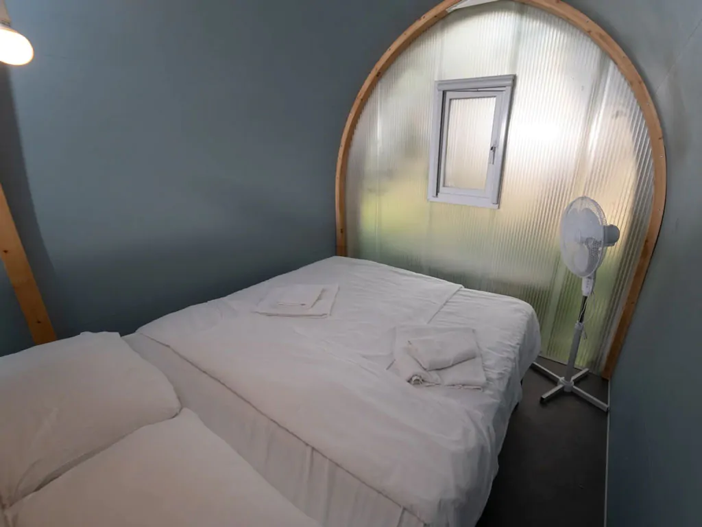 vallicella-glamping-resort-glamping-tent-coco-couple-interior-bedroom-double-bed