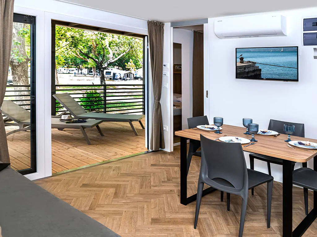 campsite-galeb-mobile-home-adria-superior-whirpool-interior-living-room