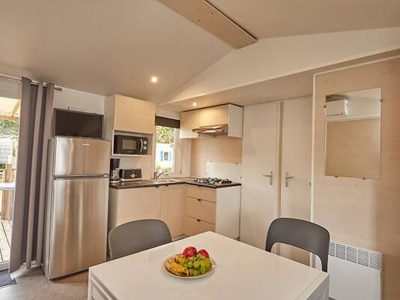 camping-klenovica-mobilehome-comfort-interior-kitchen