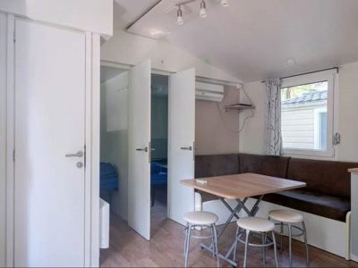 camping-ca-savio-mobile-home-comfort-for-6-persons-interior-living-room