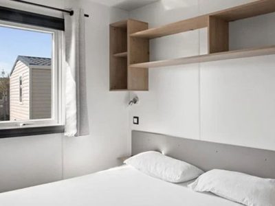 camping-rosapineta-mobile-home-comfort-for-6-persons-interior-bedroom-double-bed