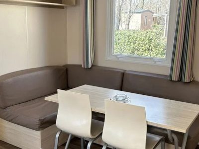 camping-village-portofelice-mobile-home-comfort-interior-dining-area