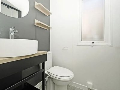 camping-village-portofelice-mobile-home-premium-interior-bathroom