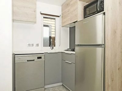 camping-village-portofelice-mobile-home-premium-interior-kitchen